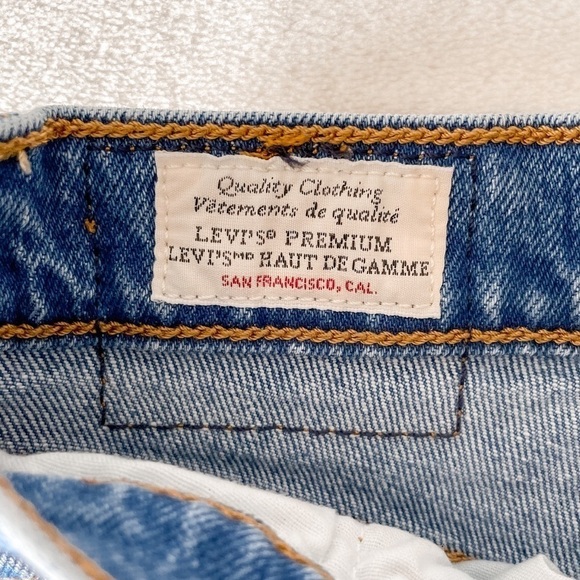 Levi's Ribcage Shorts - Picture 6 of 12